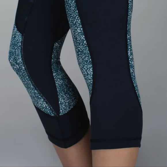 Lululemon Wunder Under Blue Crop Camo Pebble Print Leggings Size 2 - Picture 6 of 13